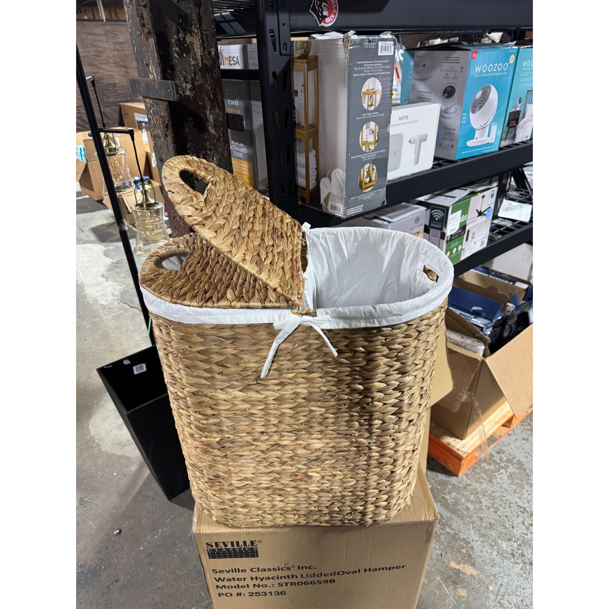 Seville Classics Water Hyacinth Lidded Oval Hamper With Removable Liner And Handles For Easy Laundry Organization