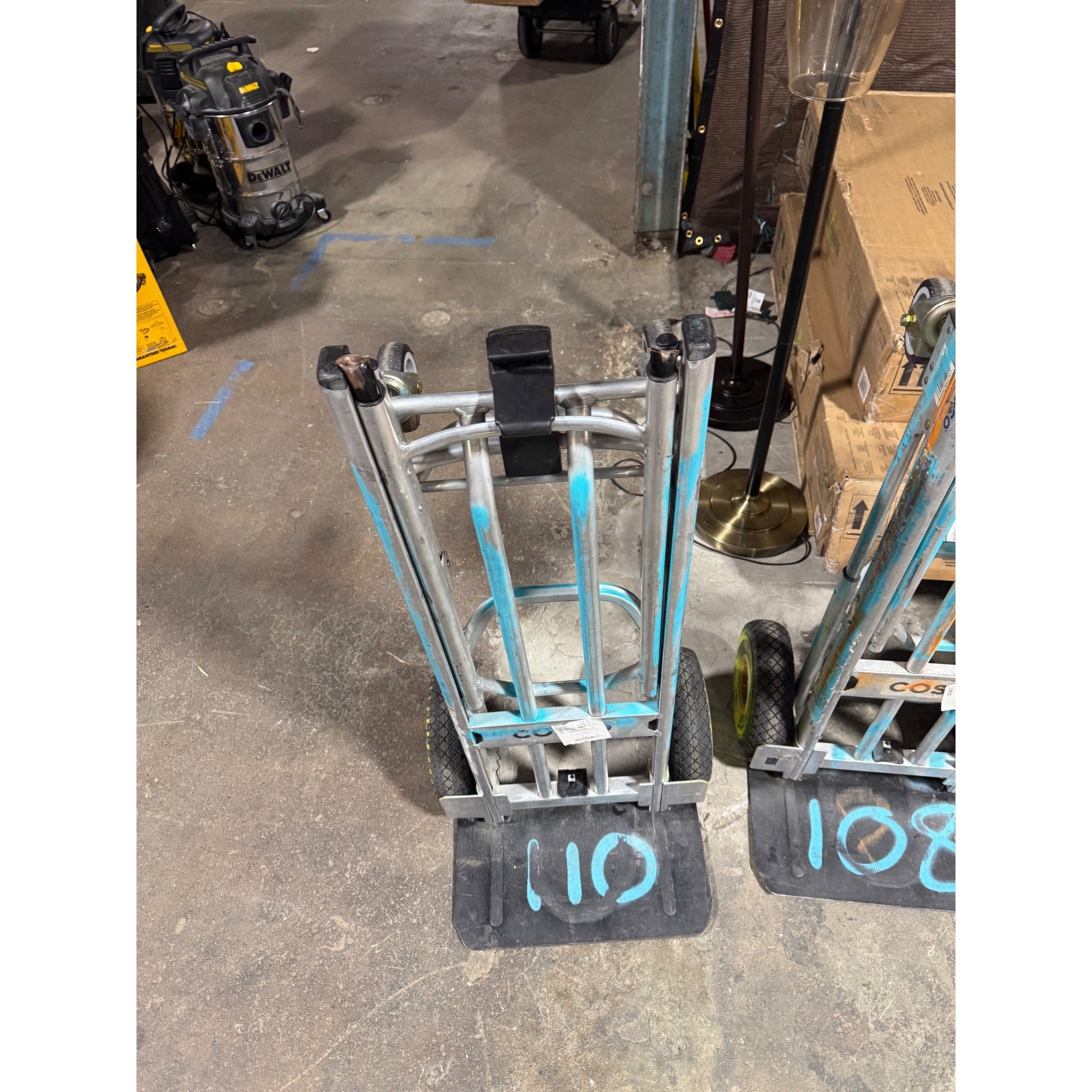 Milwaukee & Cosco Hand Trucks - 4 Milwaukee 3-In-1 Convertible 800 Lb Capacity 2 Cosco Aluminum All Pre-Owned Repairs Needed