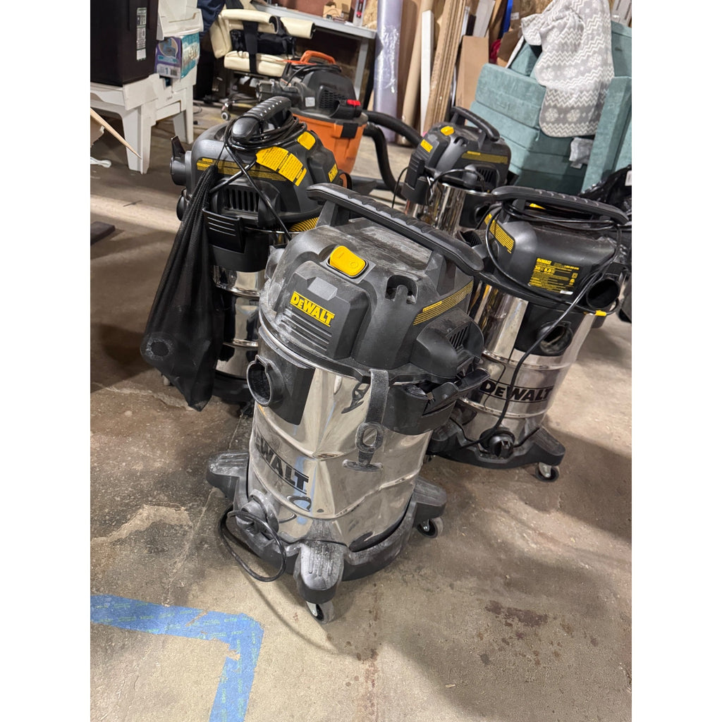Dewalt 8 Gallon Wet/Dry Stainless Steel Vacuums With READ